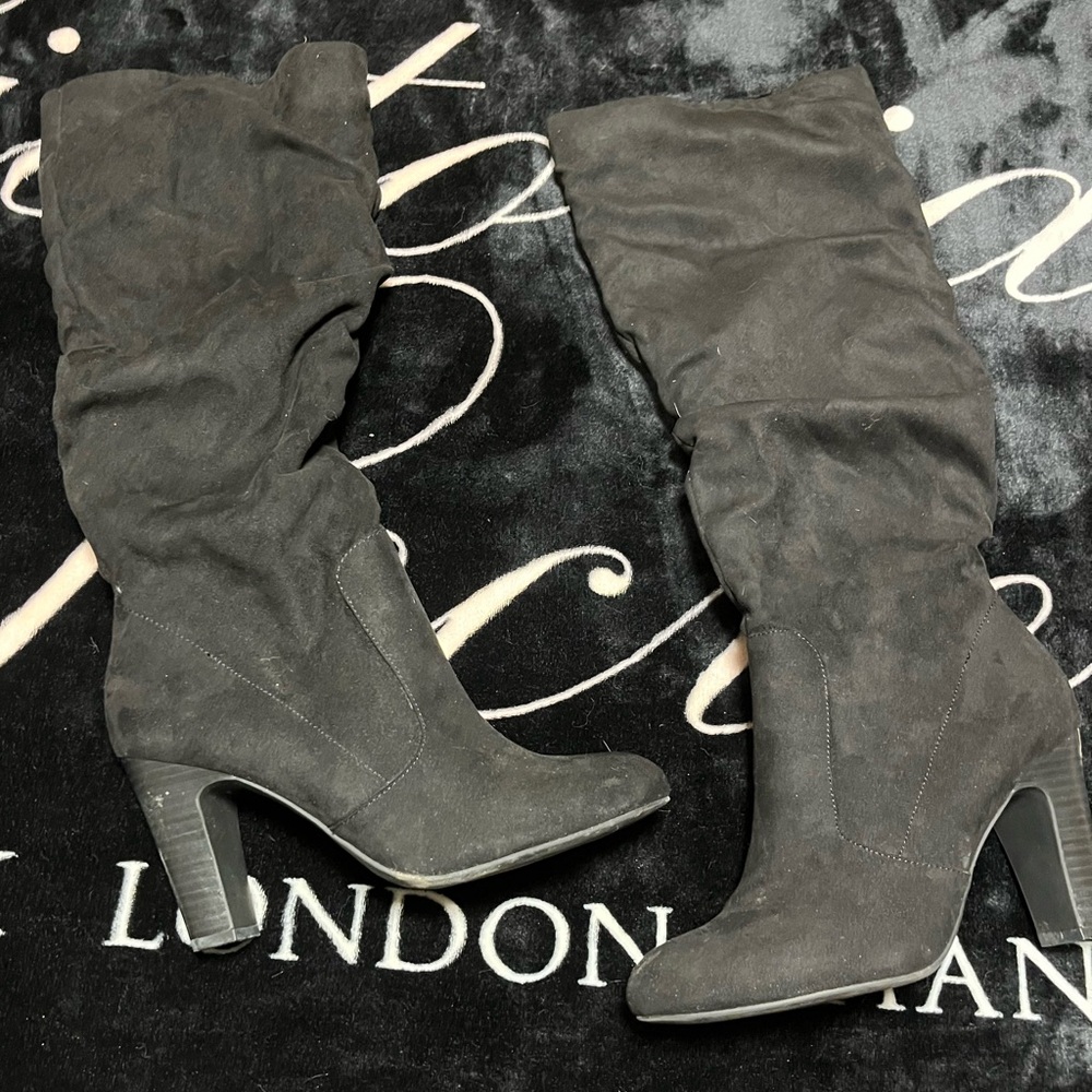 Kelly & Katie Argafina Knee High Suede Heel Boots Black Size 9